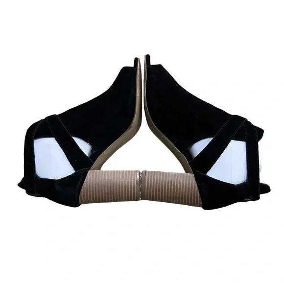 GAP Black Suede Peep Toe Ankle Strap Block Heel Sandals Size 7 Women's - Picture 7 of 9